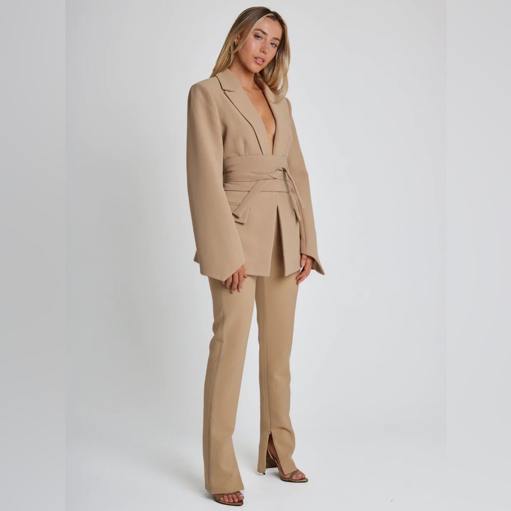 OddMuse- ULTIMATE MUSE BLAZER WITH ADDITIONAL BELTS | CAMEL